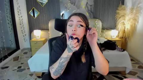 Lady  online show from 02/17/26, 04:20