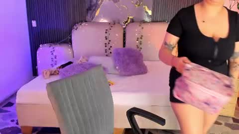 Lady  online show from 06/15/26, 04:04