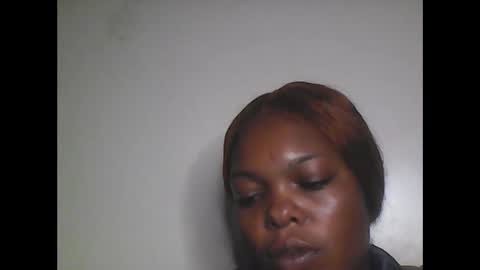 Snapshot of ladyviviana2 chatting on 11/29/25, 12:19 Vivy online show from 11/29/25, 12:19