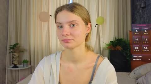 Lilia online show from 10/19/25, 06:36