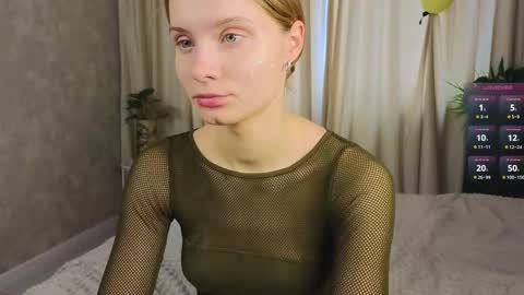 Lilia online show from 10/24/25, 06:43