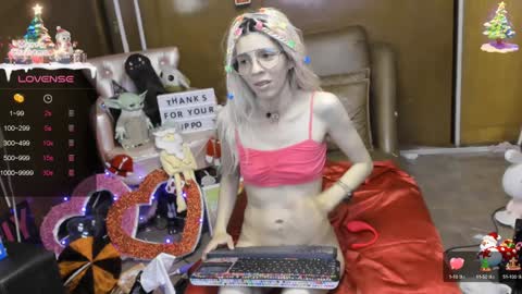 Snapshot of laflakita21 chatting on 12/21/24, 12:42 Skinnygirl online show from 12/21/24, 12:42