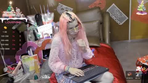 Snapshot of laflakita21 chatting on 02/05/25, 01:15 Skinnygirl online show from 02/05/25, 01:15