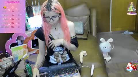 Snapshot of laflakita21 chatting on 09/12/25, 12:11 Skinnygirl online show from 09/12/25, 12:11