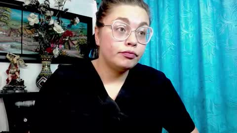 laia_hadid online show from 02/02/26, 06:06