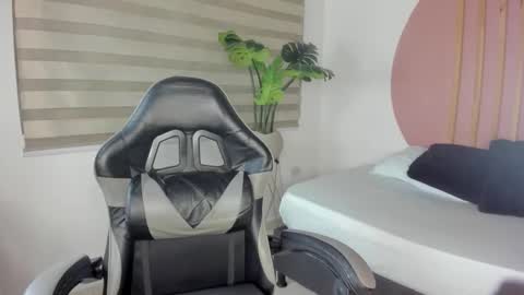 L A I A online show from 01/15/26, 03:22