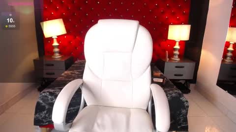 Laila Stilwills online show from 09/10/25, 04:56