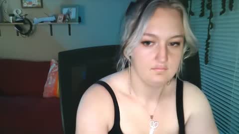 Lainey Darling online show from 06/26/26, 07:02