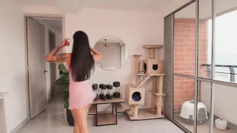 Laira online show from 04/13/26, 08:47