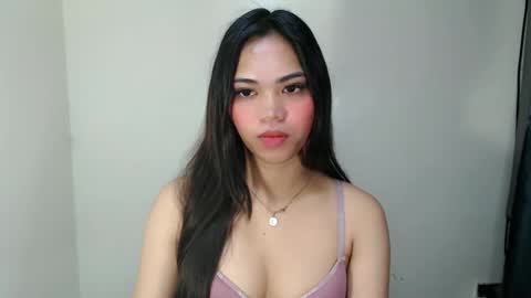 laire online show from 05/04/26, 07:15
