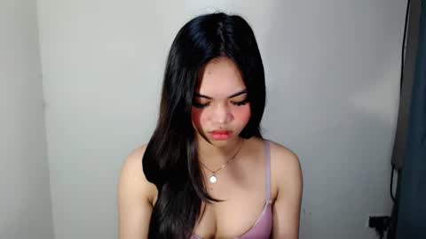 laire online show from 05/06/26, 06:41