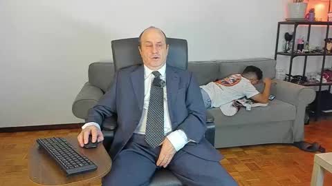 Snapshot of lajose52 chatting on 11/07/25, 08:09 lajose52 online show from 11/07/25, 08:09