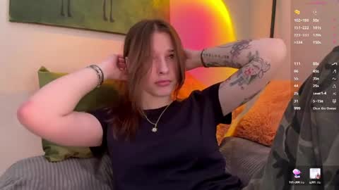 Snapshot of lakiaeskuchen chatting on 06/19/26, 06:18 Hello guys Im Ann online show from 06/19/26, 06:18