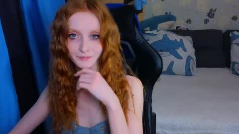 Snapshot of laksmrrr chatting on 05/11/26, 08:42 Lu Alex online show from 05/11/26, 08:42
