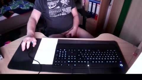 Leonidas online show from 11/27/25, 03:36