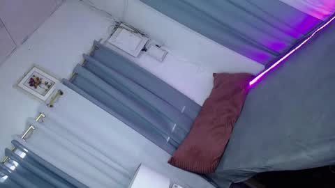 Snapshot of lala_lita chatting on 02/22/25, 03:01 Elle 3 online show from 02/22/25, 03:01