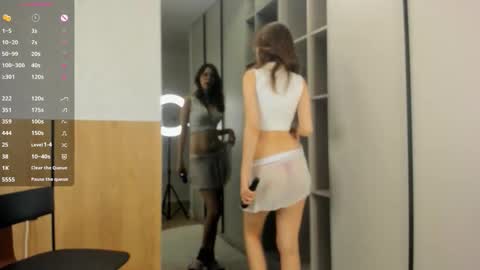 Snapshot of lalajecks chatting on 10/16/25, 08:10 Julia online show from 10/16/25, 08:10