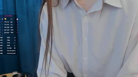 Snapshot of lalajecks chatting on 11/14/25, 08:13 Julia online show from 11/14/25, 08:13