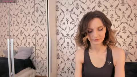 Julia online show from 05/27/26, 07:49