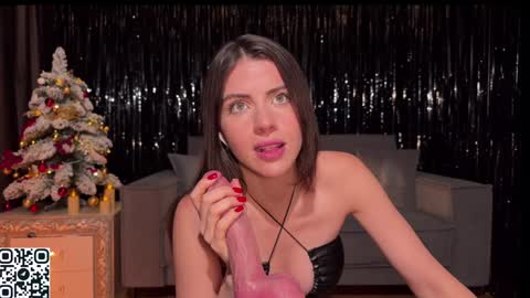 Snapshot of lallebi chatting on 12/22/24, 03:11 Ellina online show from 12/22/24, 03:11