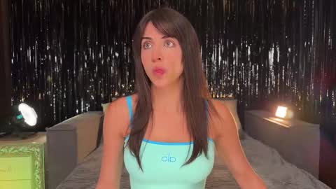 Snapshot of lallebi chatting on 09/30/25, 08:03 Ellina online show from 09/30/25, 08:03