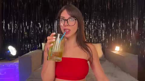 Snapshot of lallebi chatting on 10/25/25, 07:30 Ellina online show from 10/25/25, 07:30