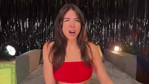 Snapshot of lallebi chatting on 11/11/25, 07:58 Ellina online show from 11/11/25, 07:58