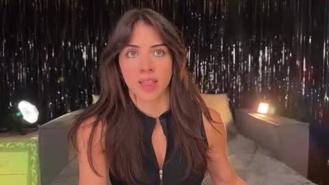 Snapshot of lallebi chatting on 11/12/25, 07:13 Ellina online show from 11/12/25, 07:13