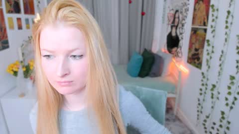 Laly online show from 12/24/24, 07:00