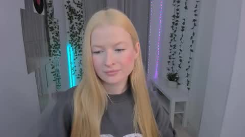 Laly online show from 02/06/26, 07:23