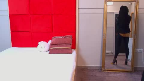 LanaBanner online show from 01/12/26, 07:02