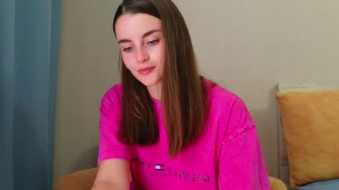 lana_gl online show from 04/22/26, 08:39