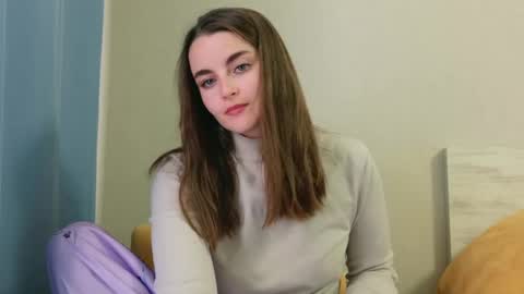 lana_gl online show from 04/23/26, 11:20