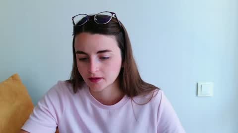 lana_gl online show from 07/01/26, 09:44