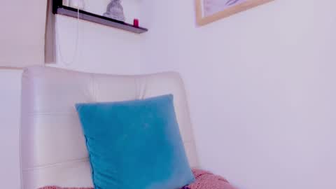 Snapshot of lana_hil chatting on 12/17/24, 02:12 LANA online show from 12/17/24, 02:12