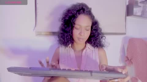 Snapshot of lana_hil chatting on 01/21/25, 02:22 LANA online show from 01/21/25, 02:22