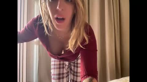 Lana online show from 12/21/25, 08:32