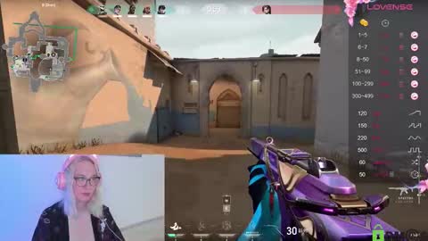 Snapshot of lana_lunar chatting on 10/12/25, 12:04 Lana online show from 10/12/25, 12:04