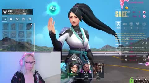 Snapshot of lana_lunar chatting on 10/17/25, 11:46 Lana online show from 10/17/25, 11:46