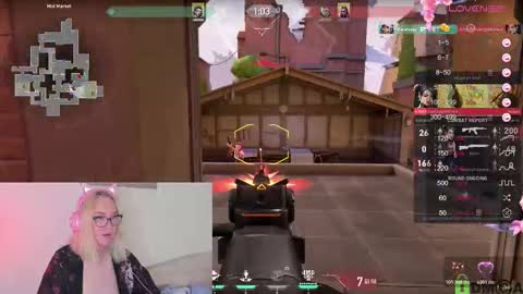 Snapshot of lana_lunar chatting on 10/24/25, 11:39 Lana online show from 10/24/25, 11:39