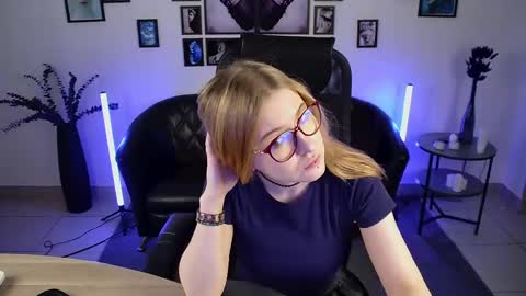 lana online show from 06/11/26, 10:24