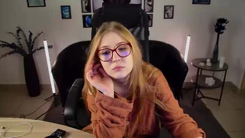 lana online show from 06/14/26, 10:28