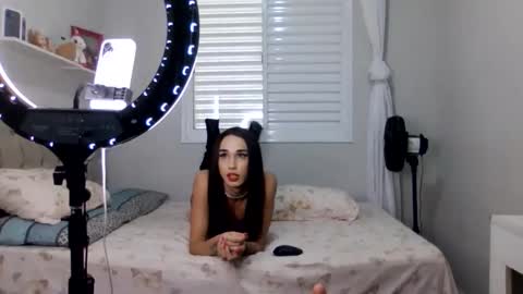 lanahfrias3012 online show from 05/05/26, 06:49