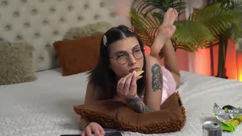 lanajenner online show from 04/23/26, 12:29