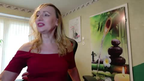 Snapshot of lanasweet9 chatting on 07/18/26, 05:39 Lana online show from 07/18/26, 05:39