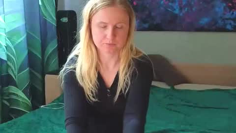 LanaviSmith online show from 05/22/26, 06:42