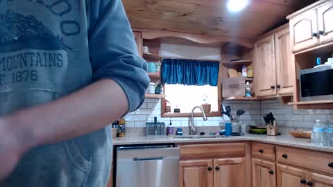 Snapshot of lancehardin chatting on 03/11/25, 02:07 Lance online show from 03/11/25, 02:07