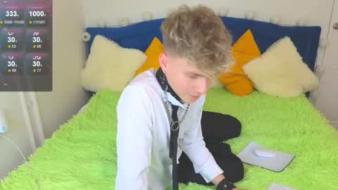 Snapshot of landel_boy chatting on 09/13/25, 05:02 Lanny online show from 09/13/25, 05:02