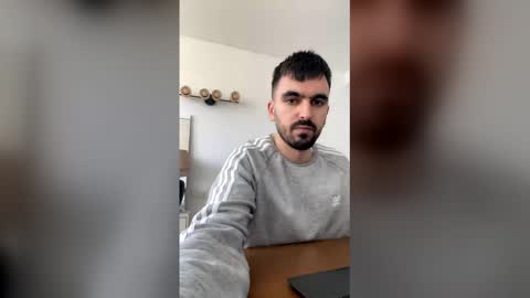 Snapshot of lander920612 chatting on 02/18/26, 10:00 lander920612 online show from 02/18/26, 10:00