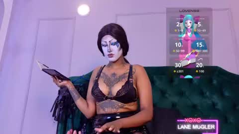 LANEMUGLER online show from 06/30/26, 12:17